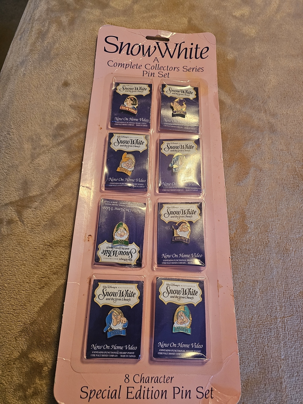 Snow White Special Edition 8-Character Pin Set -‎ Pink & Purple🩷💜
